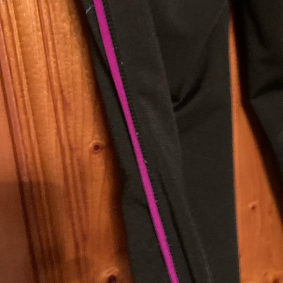 Size says X-Large but fits like a Medium Women’s Nana Fashion workout pants - Picture 3 of 4